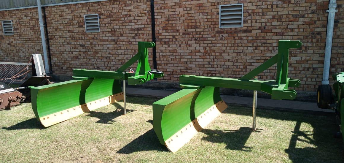 MBL 2.4m Three point Scraper