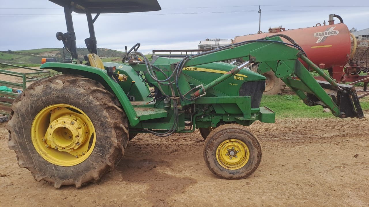 John Deere 5625 met laaigraaf
