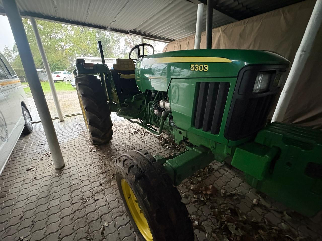 2011 John Deere 5303 TWD