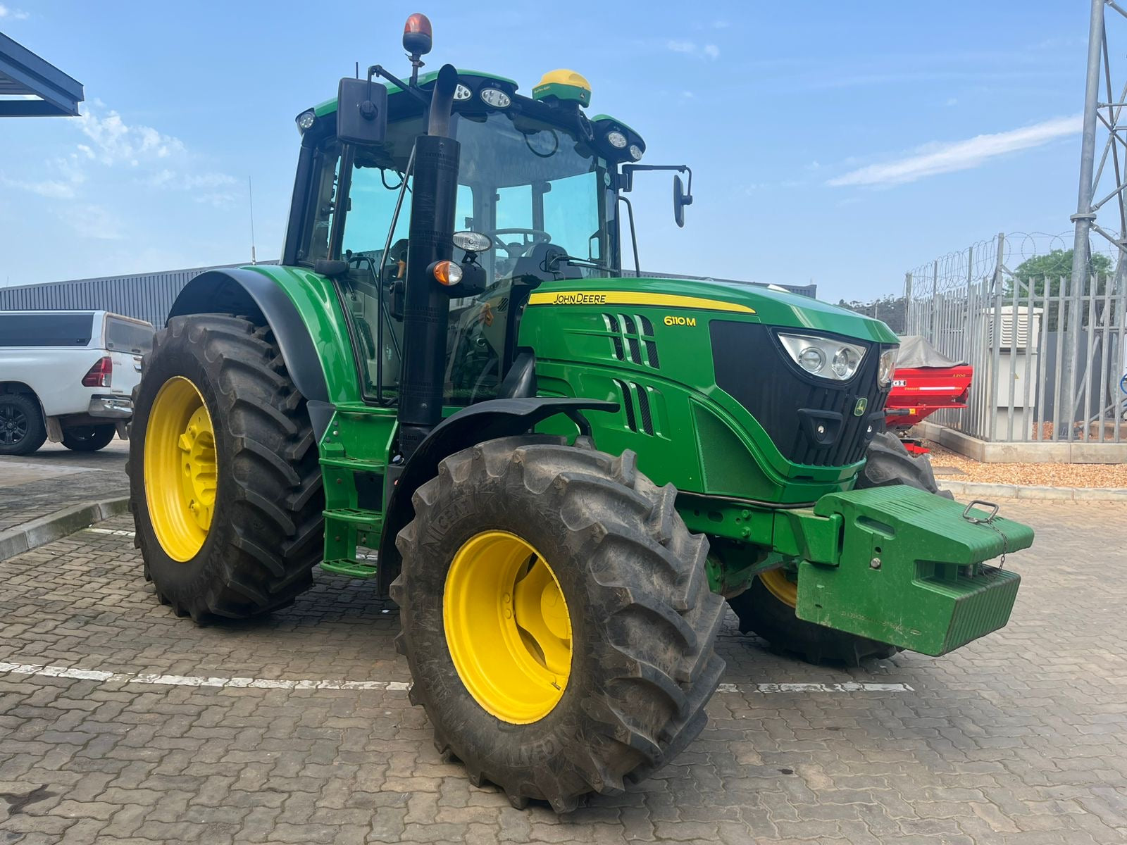 John Deere 6110M
